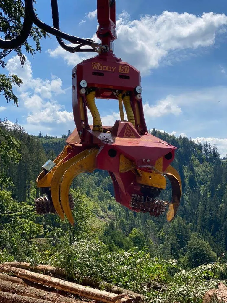 Konrad Woody WH50-1 harvester head on a crane