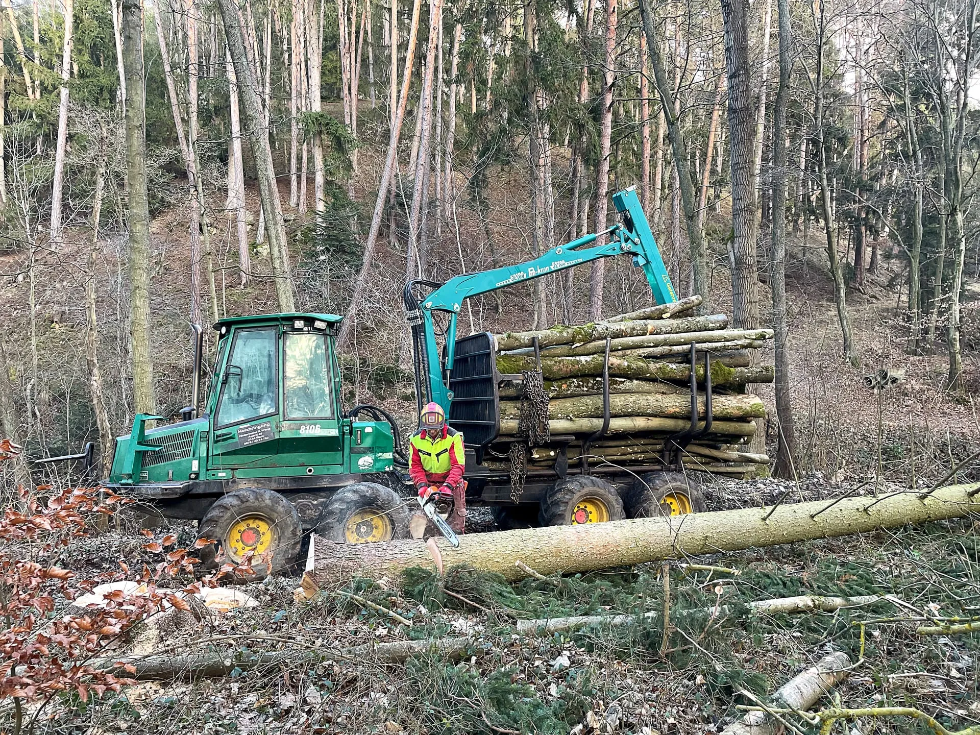 Pfanzelt Loading Cranes, Top-Mounted Boom Cylinder