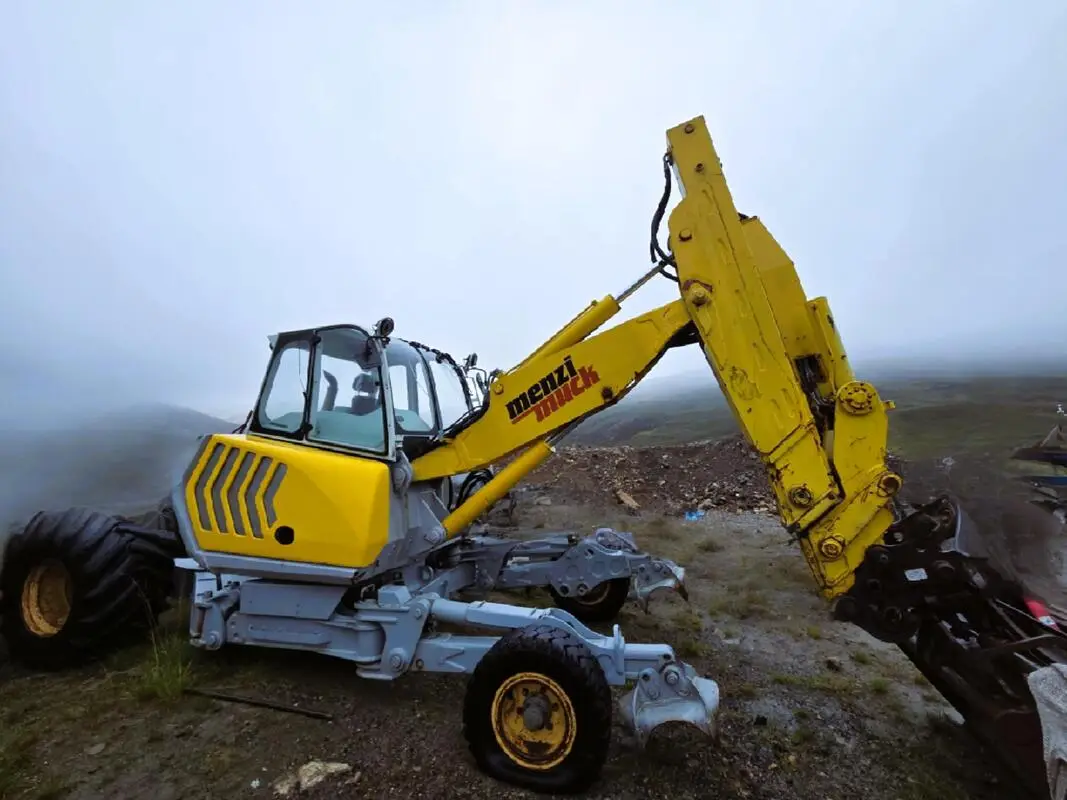 Menzi Muck A81 Mobil